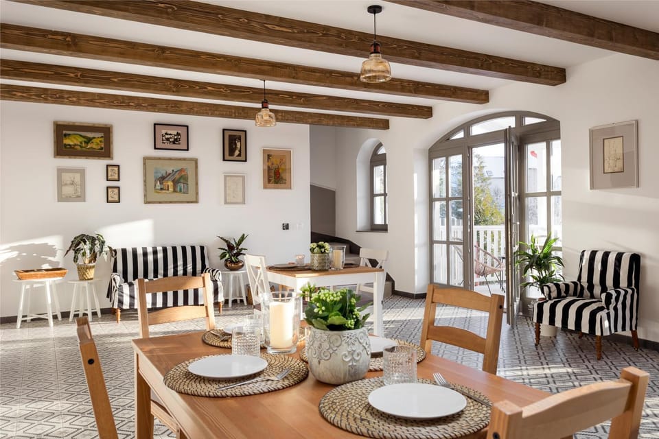 Living room, Seating area, Dining area, Internal: Not applicable to any particular room