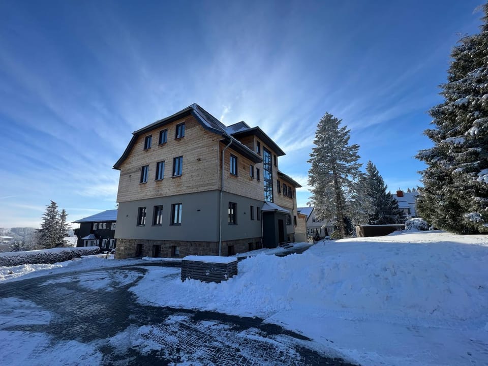 Property building, Winter