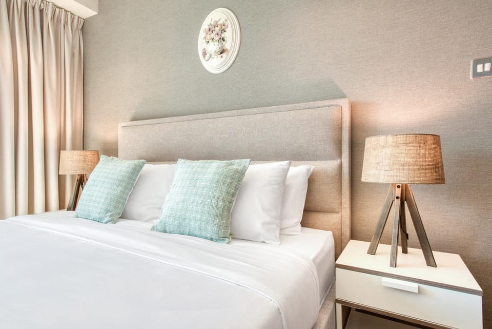 Prime Retreats - Downtown Dubai Apartment in Dubai