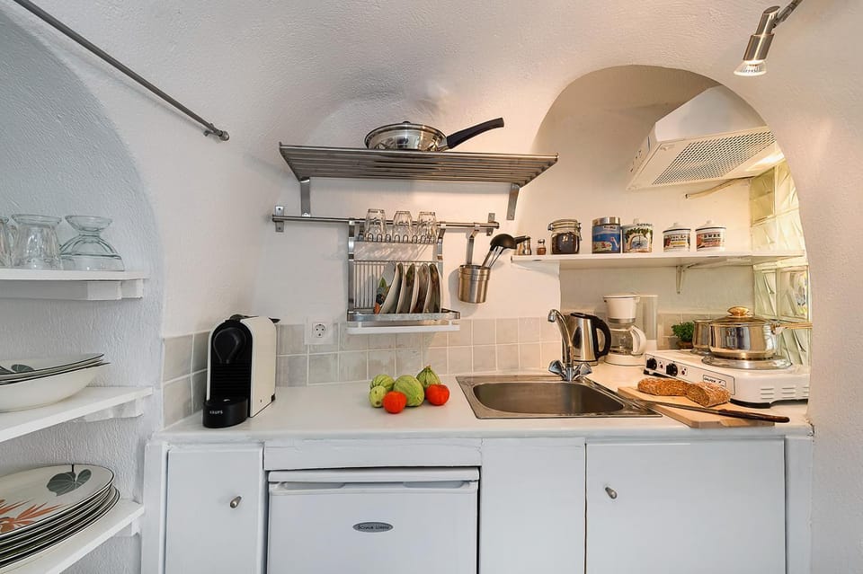 Coffee/tea facilities, Kitchen or kitchenette, Food and drinks, stove, toaster