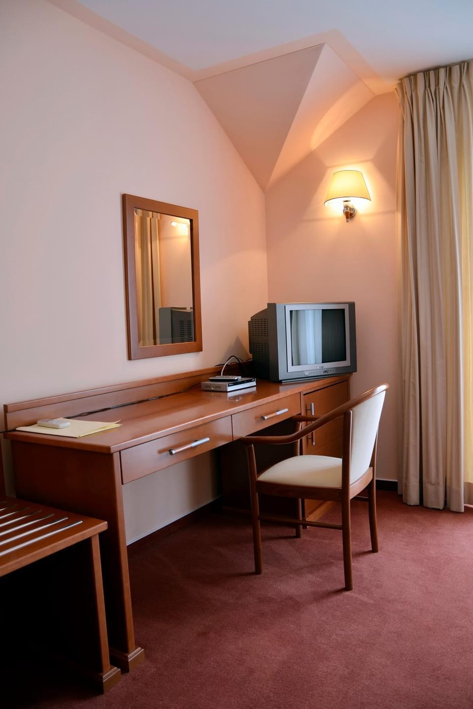 TV and multimedia, Seating area
