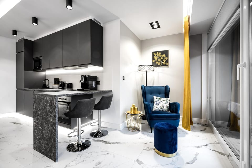 Kitchen or kitchenette, Seating area