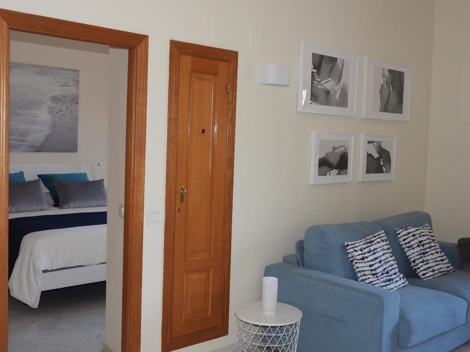 Living room, Photo of the whole room