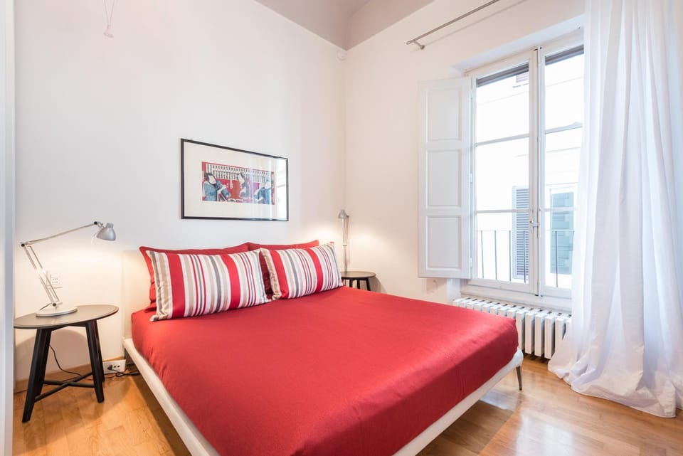 Bed, Photo of the whole room