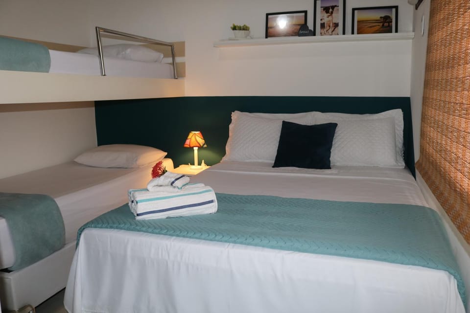 Bedroom, Sea view, Sunrise, towels, air conditioner