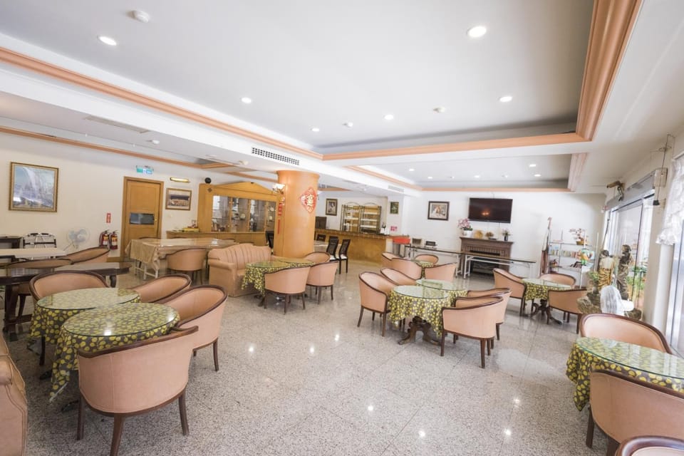 Restaurant/places to eat, Lobby or reception