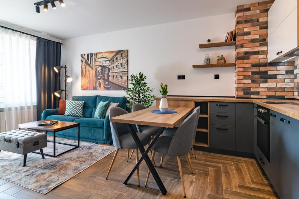 Kitchen or kitchenette, Living room, Seating area