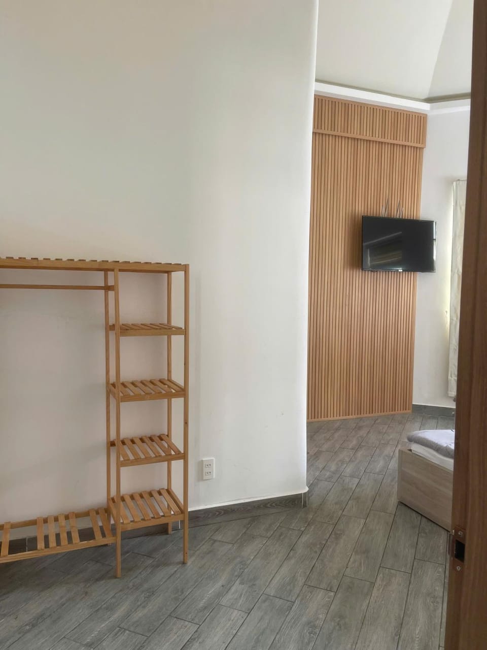 Bed, TV and multimedia, Photo of the whole room, Evening entertainment, Bedroom, wardrobe
