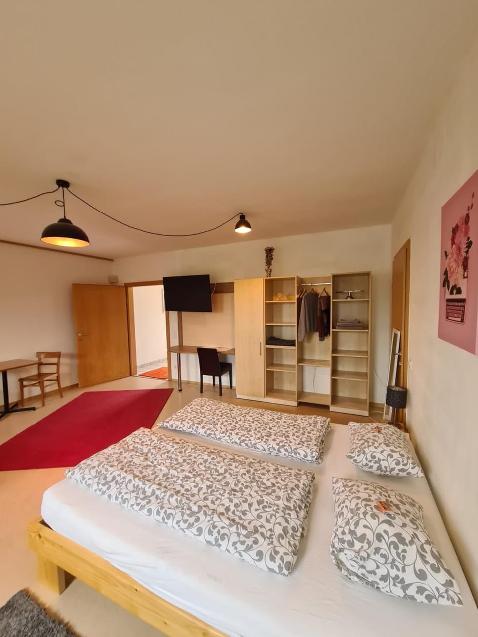 Communal lounge/ TV room, Bed, TV and multimedia, Bedroom, wardrobe
