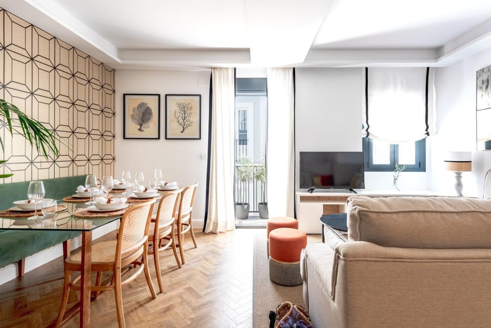 Living room, Dining area