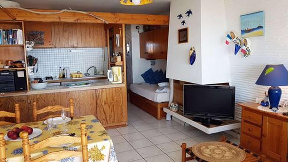 TV and multimedia, Dining area