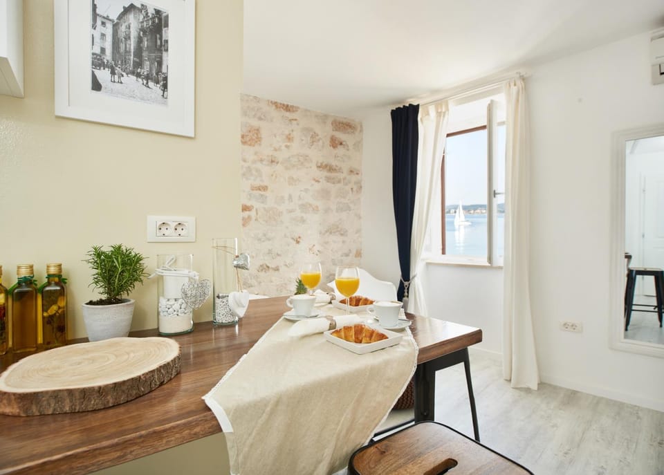 Dining area, Sea view