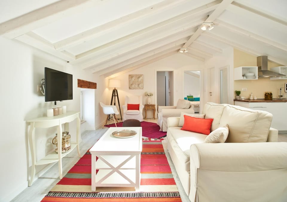 TV and multimedia, Living room, Seating area