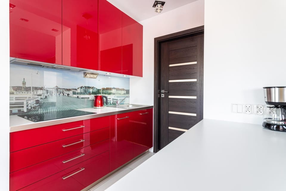 Coffee/tea facilities, Kitchen or kitchenette, stove