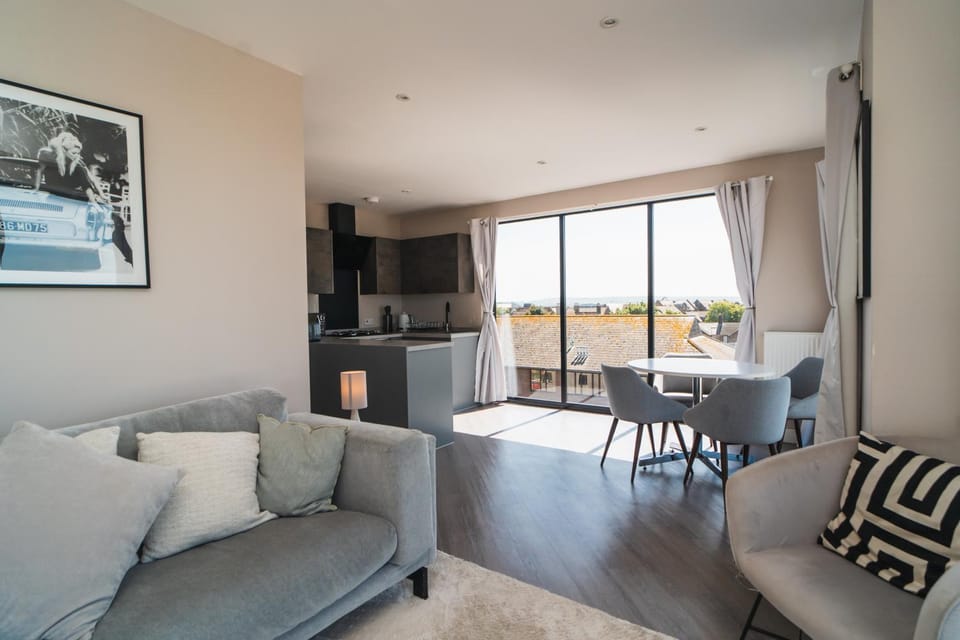 Penthouse - Harbour Views Apartment in Poole