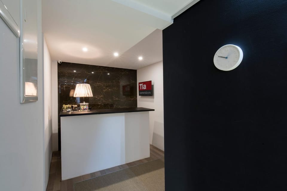 Lobby or reception, Internal: Not applicable to any particular room