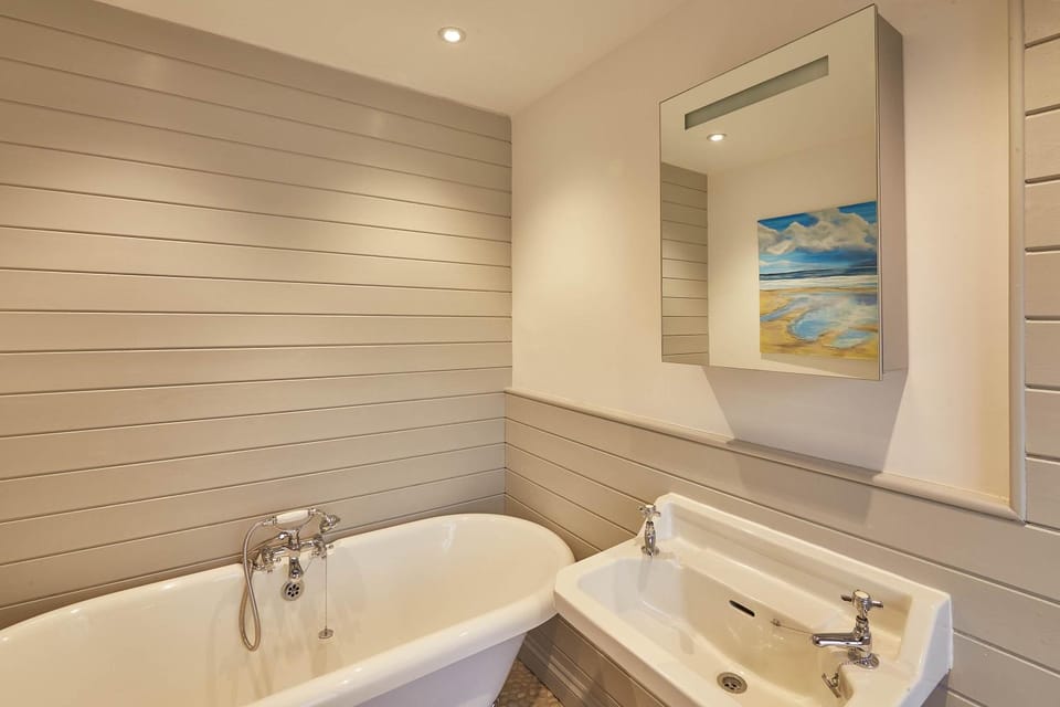 Bathroom, Bath