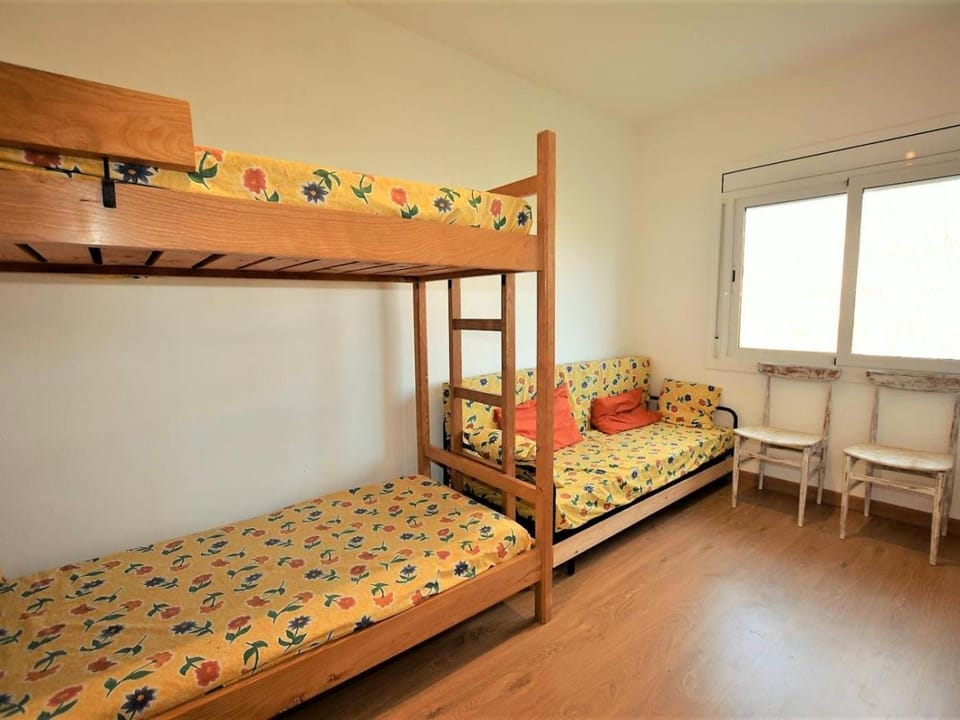 Bedroom, bunk bed