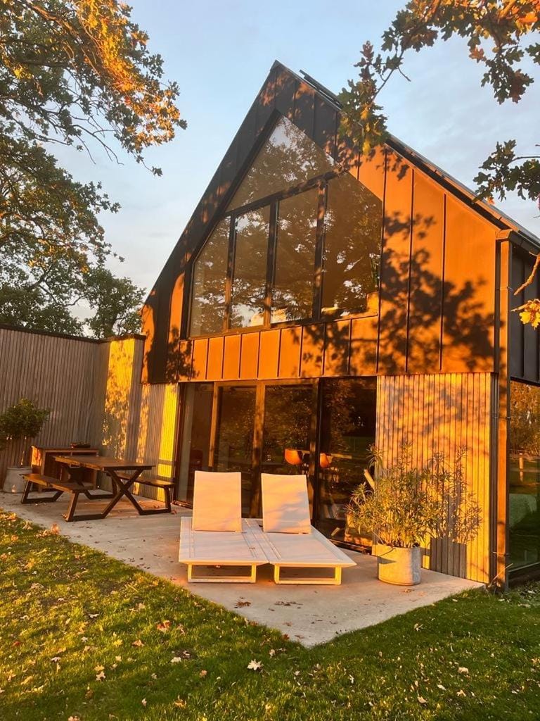 Property building, Garden, Balcony/Terrace, Garden view