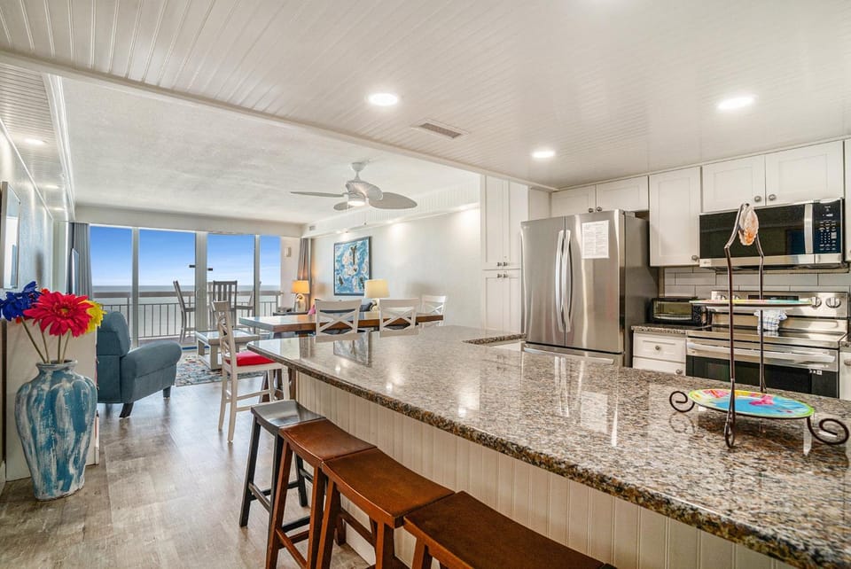 1001 Waters Edge Resort condo Apartment in Garden City