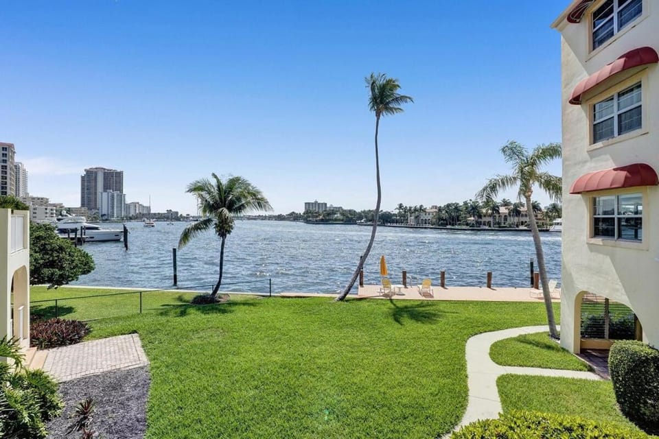 Fort Lauderdale Yacht and Beach Club 209 House in Fort Lauderdale
