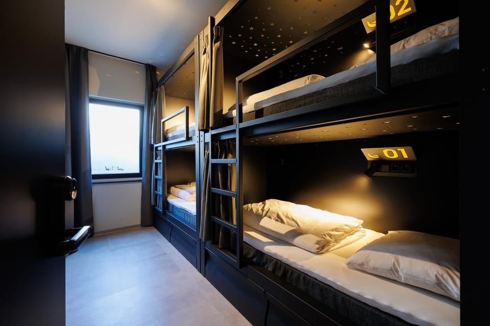 Bed, Photo of the whole room, Bedroom, bunk bed