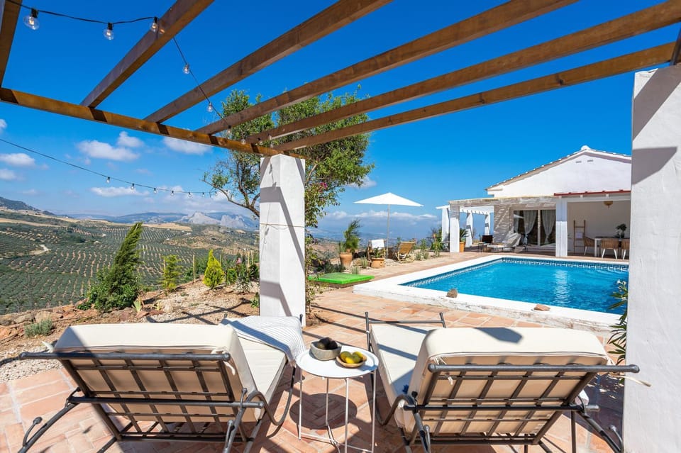 Mountain view, Swimming pool