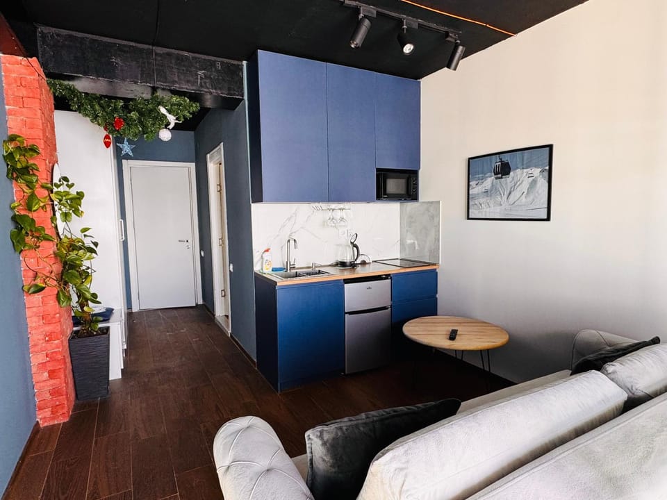 Kitchen or kitchenette, Living room
