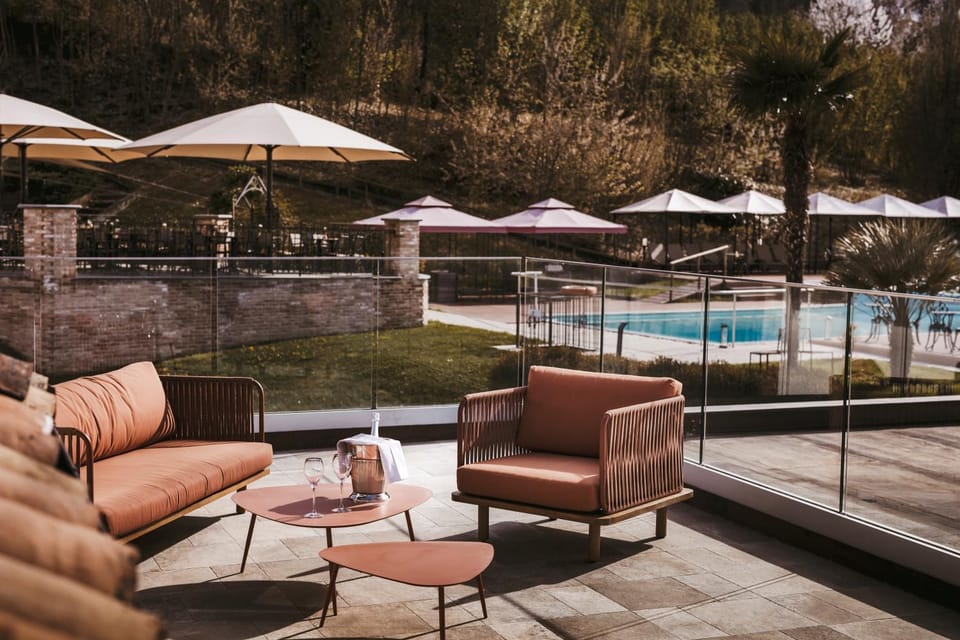 Day, Natural landscape, Garden, Seating area, Garden view, Pool view, Swimming pool, sunbed