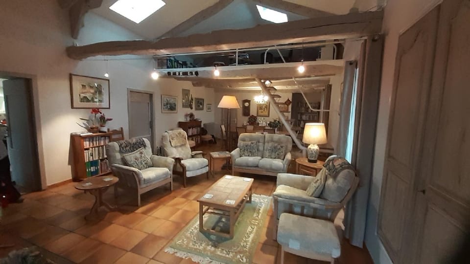 Les Campsis House in Saint-Antonin-Noble-Val