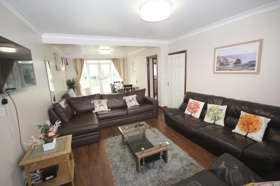 Kenton House House in Edgware