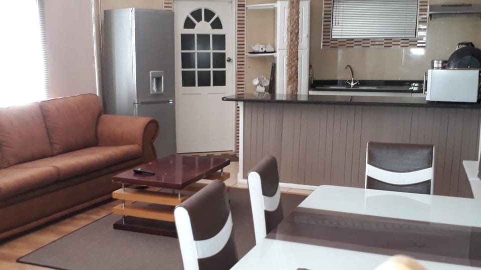Robertsham (Halaal) Self Catering Cottages 2 House in Gauteng