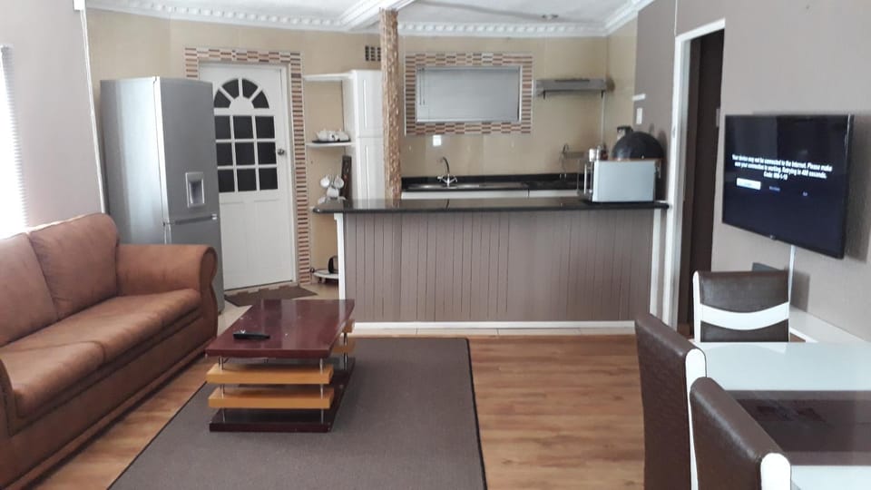 Robertsham (Halaal) Self Catering Cottages 2 House in Gauteng