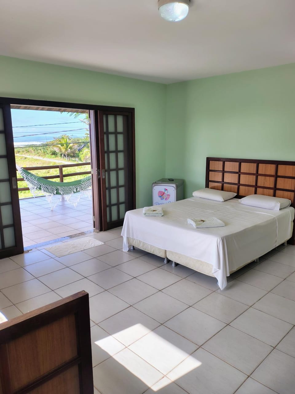 Bed, Bedroom, minibar