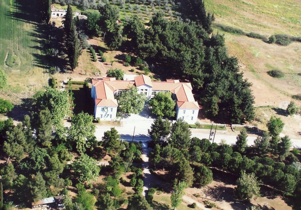 Hotel Oiti Hotel in Peloponnese, Western Greece and the Ionian