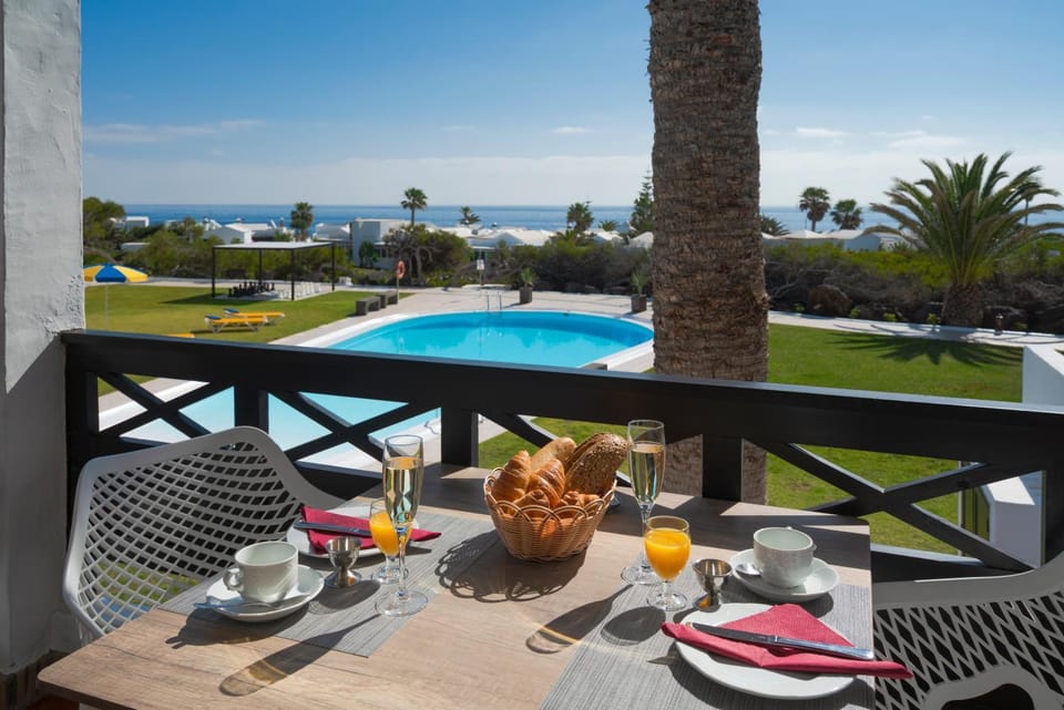 Balcony/Terrace, Pool view, Sea view, Breakfast