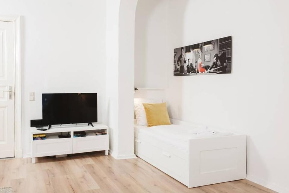 Family Apartment for 6 guests, Mitte Moabit Apartment in Berlin
