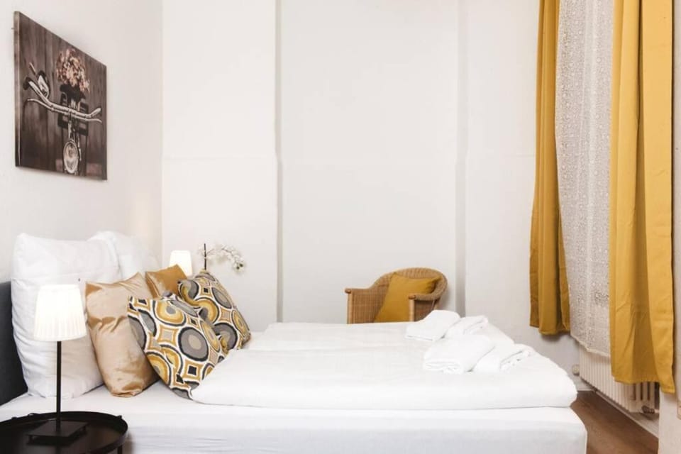 Family Apartment for 6 guests, Mitte Moabit Apartment in Berlin