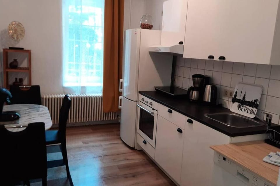 Family Apartment for 6 guests, Mitte Moabit Apartment in Berlin