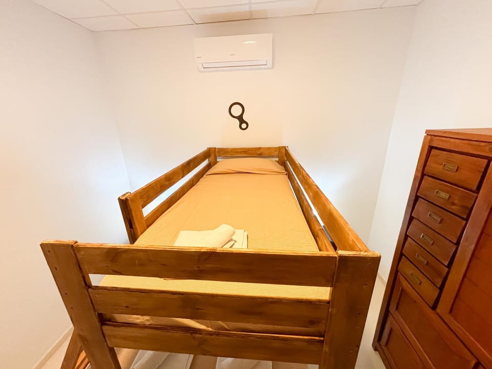 Bed, Photo of the whole room, Bedroom, bunk bed, heating, locker, towels, air conditioner
