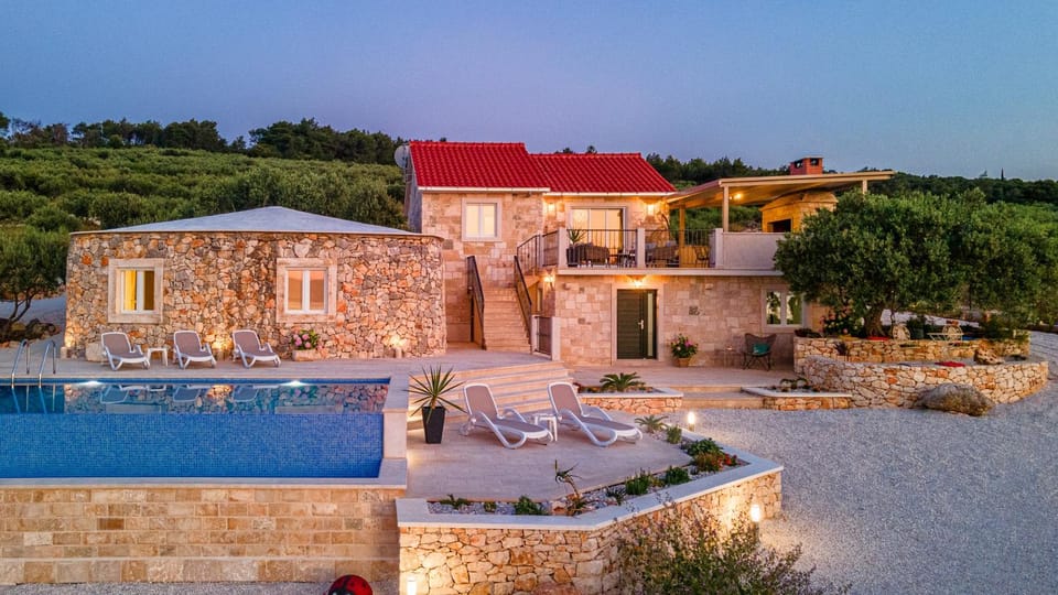 Property building, Pool view, Swimming pool
