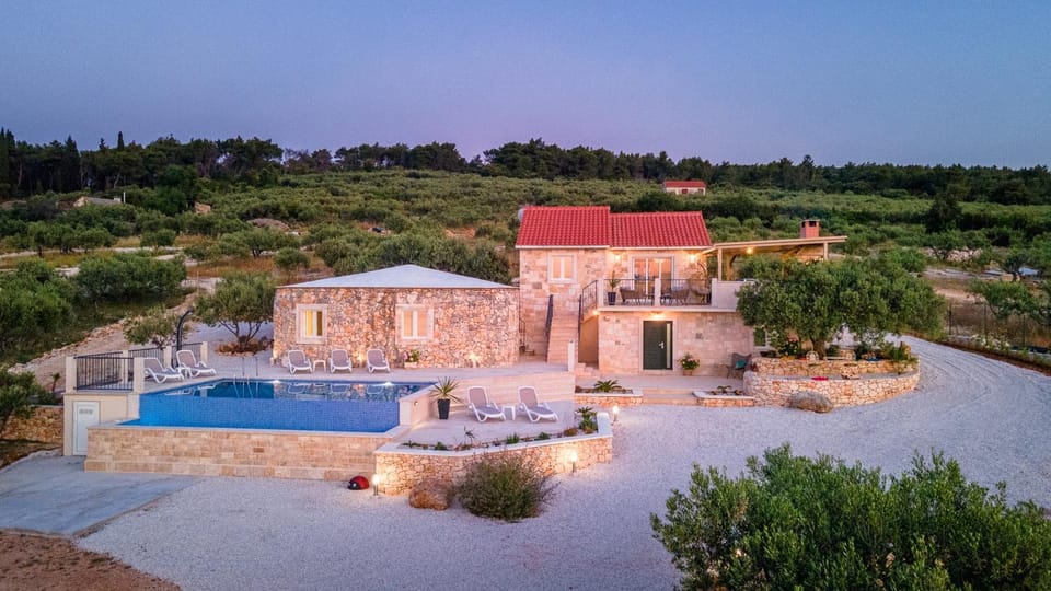 Property building, Bird's eye view