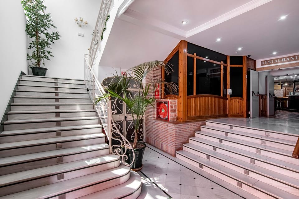 Restaurant/places to eat, Lobby or reception, Decorative detail