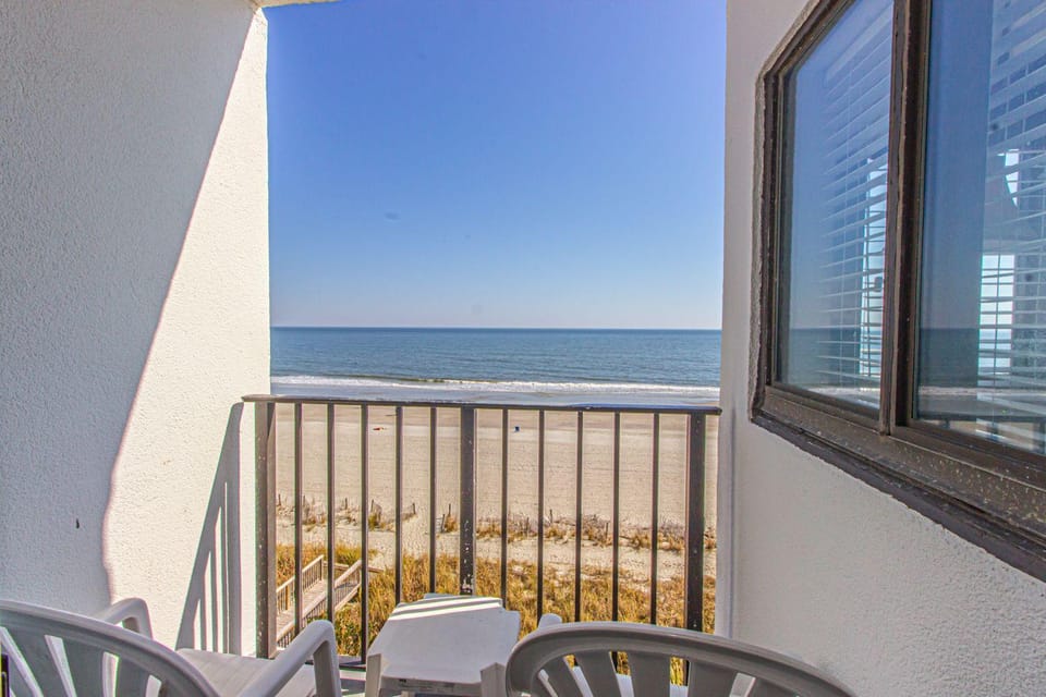 Direct Ocean Front Studio with Endless Views Palace Resort 302 House in Myrtle Beach