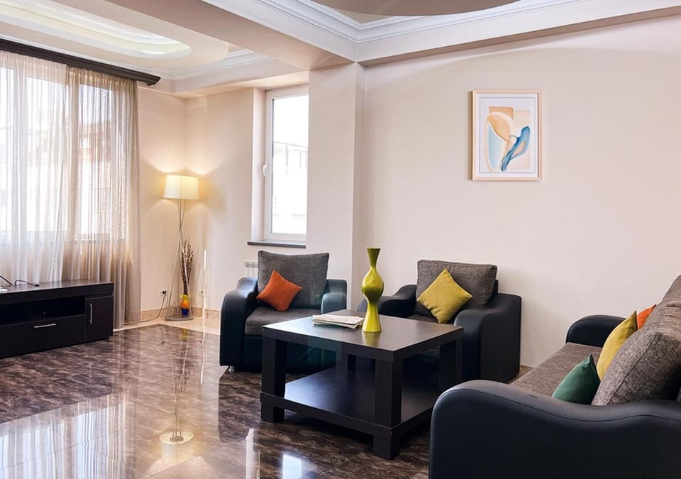 Living room, Seating area