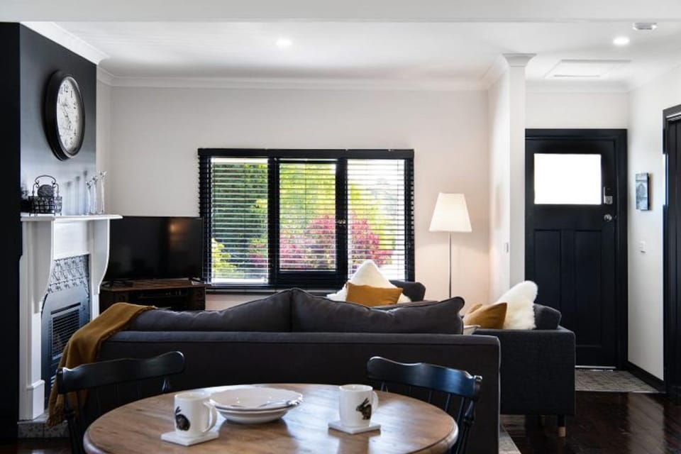Cricklewood- 2 bedroom enchanting miner's cottage House in Daylesford