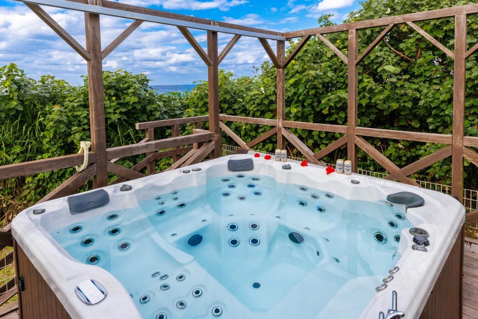 オーシャンビュー BBQ可能 最大15名 3寝室3バスルーム Nalu Mele Resort Villa in Okinawa Prefecture