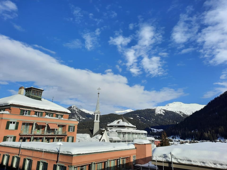 Nearby landmark, Day, Neighbourhood, Winter, Mountain view
