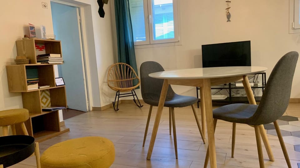 Communal lounge/ TV room, Living room