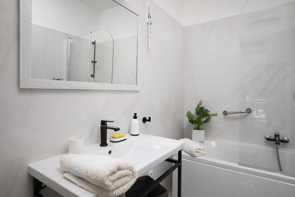 Bathroom, Bath